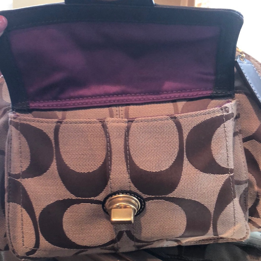 Coach - Picture 2 of 8